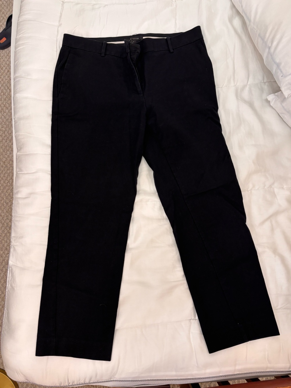 Sz 8 Ann Taylor Black Women’s straight leg Chinos